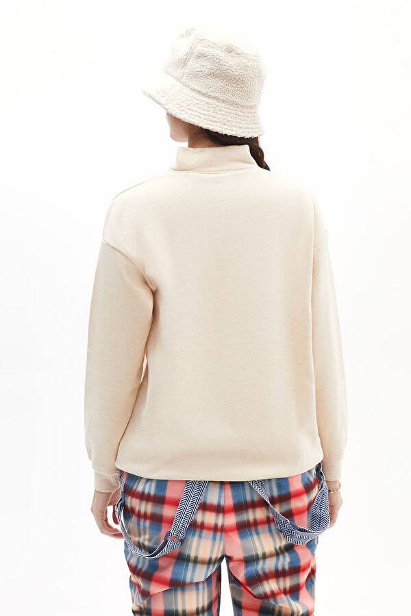 Krem Kadın Sweatshirt 3