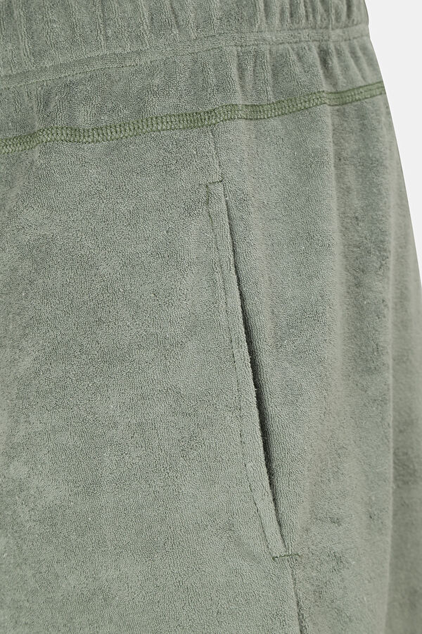 Relax Fit Green Shorts 3