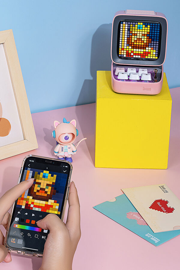 Ditoo Mic Piksel Ekranlı Karaoke Mikrofonlu Pembe Bluetooth Hoparlör 7