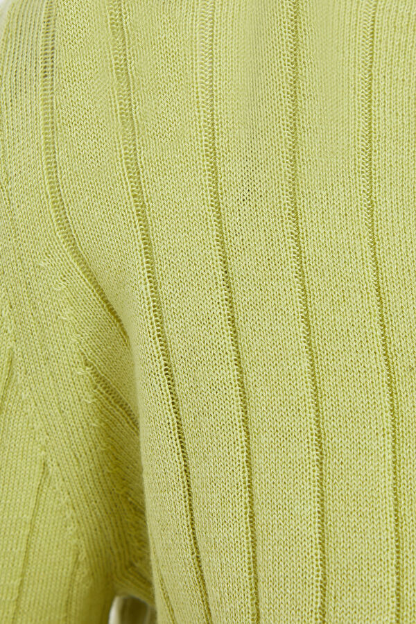 Close Fit Green V Neck Cardigan 3