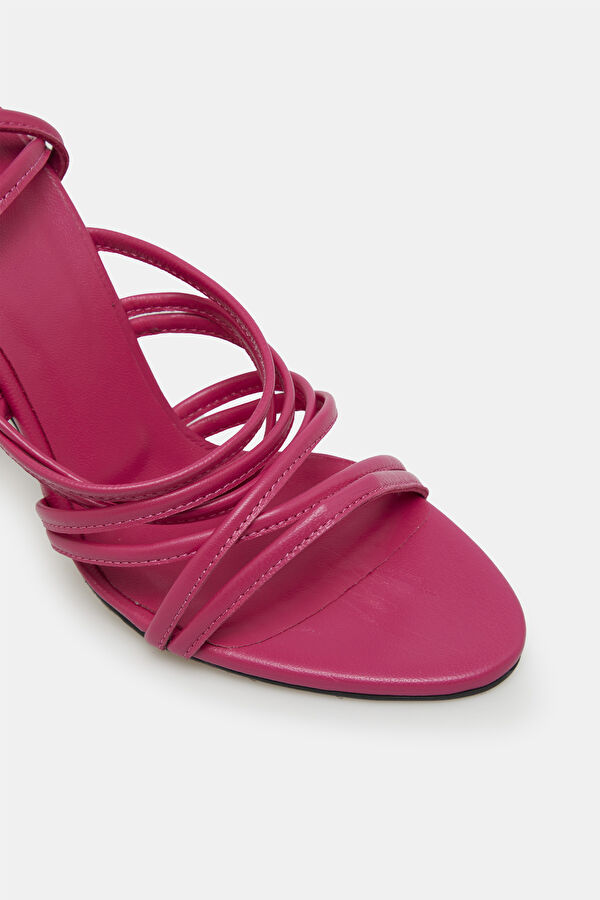 Fuchsia Shoe 4