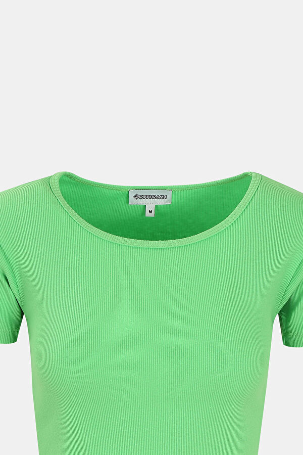 Slim Fit Green Crew Neck Women's T-Shirt 2