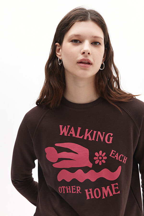 Coffee-colored Crew Neck Women's Sweatshirt 2