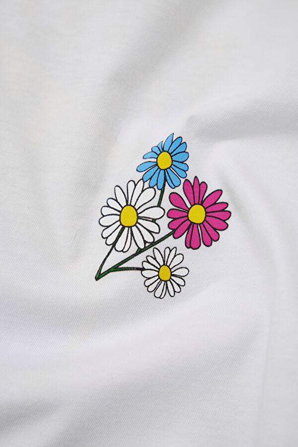 Relax Kalıp Beyaz Bisiklet Yaka T-Shirt 4