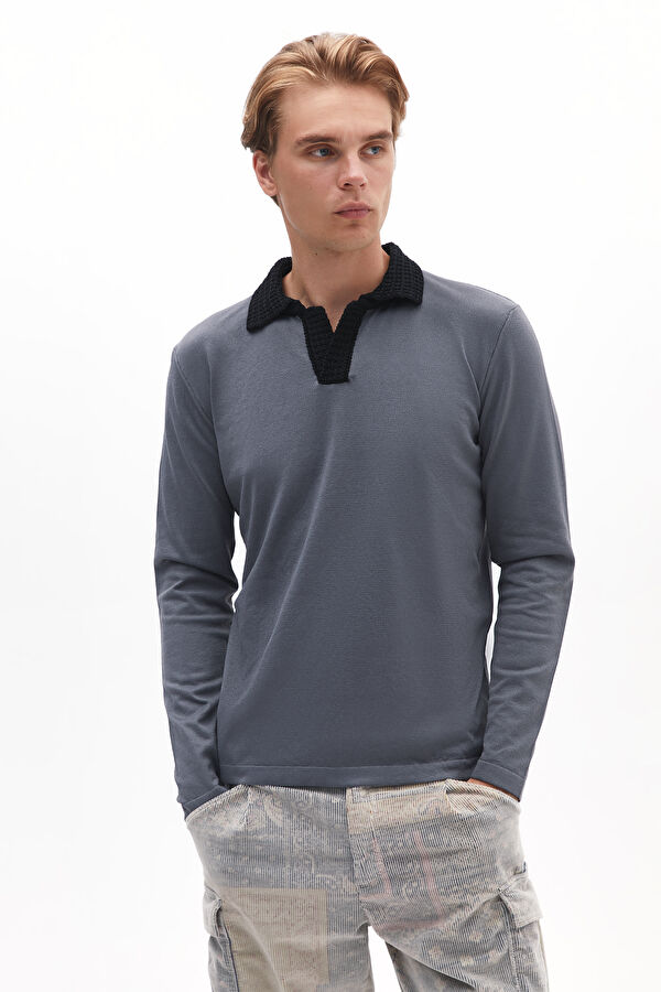 Grey Gradient Pattern Knitted Men's Sweater