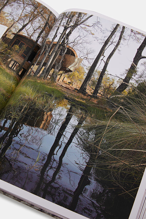 Great Escape Africa - The Hotel Book 9