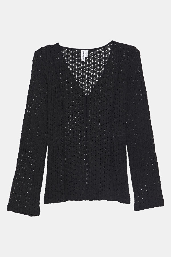 Close Fit Black V Neck Blouse