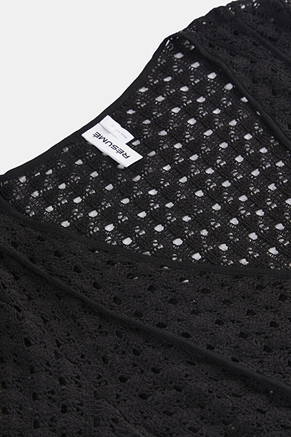 Close Fit Black V Neck Blouse 3