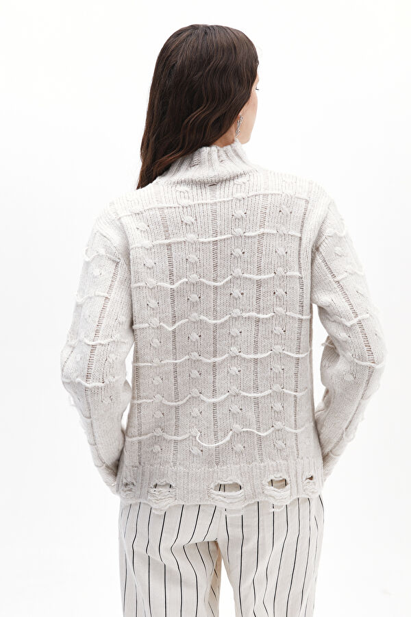 Off-white knitted women's sweater 3