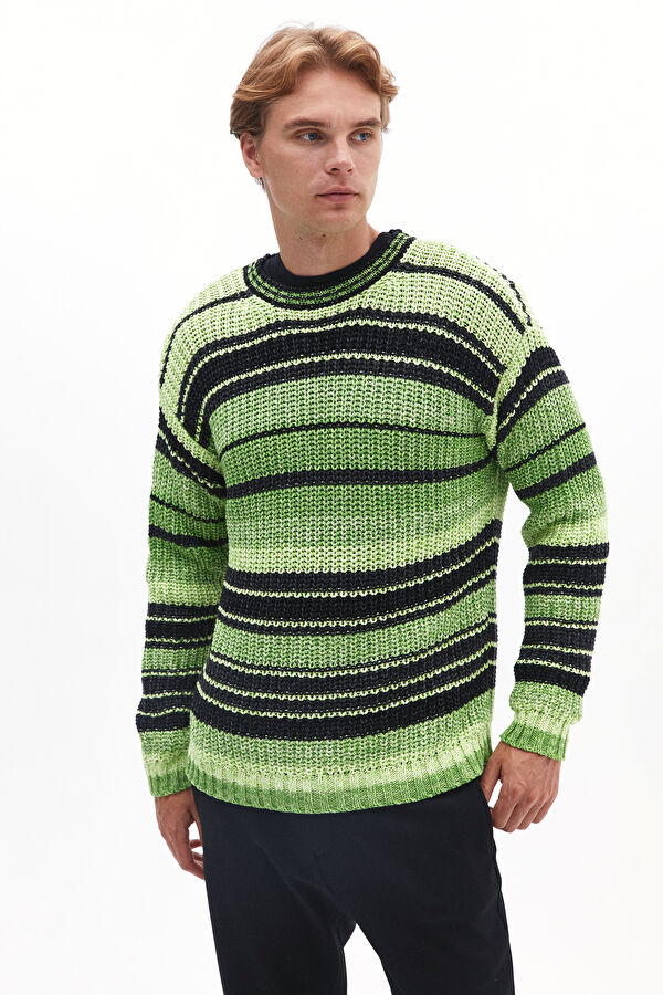 Black Knitted Pattern Men's Sweater