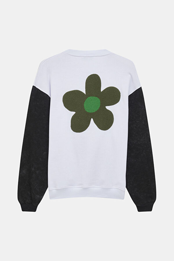 Beyaz Bisiklet Yaka Sweatshirt 5
