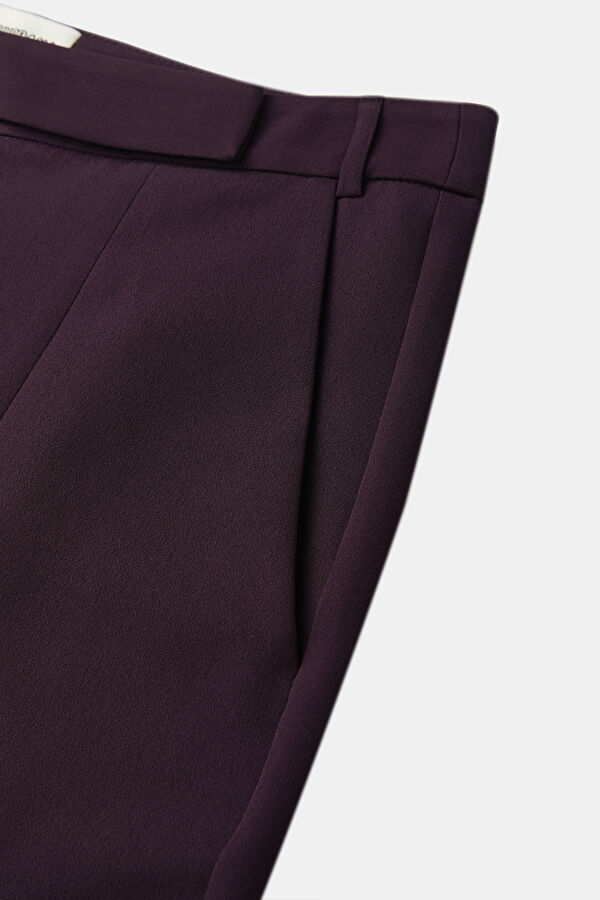 Plum-colored slim-fit women's trousers 3
