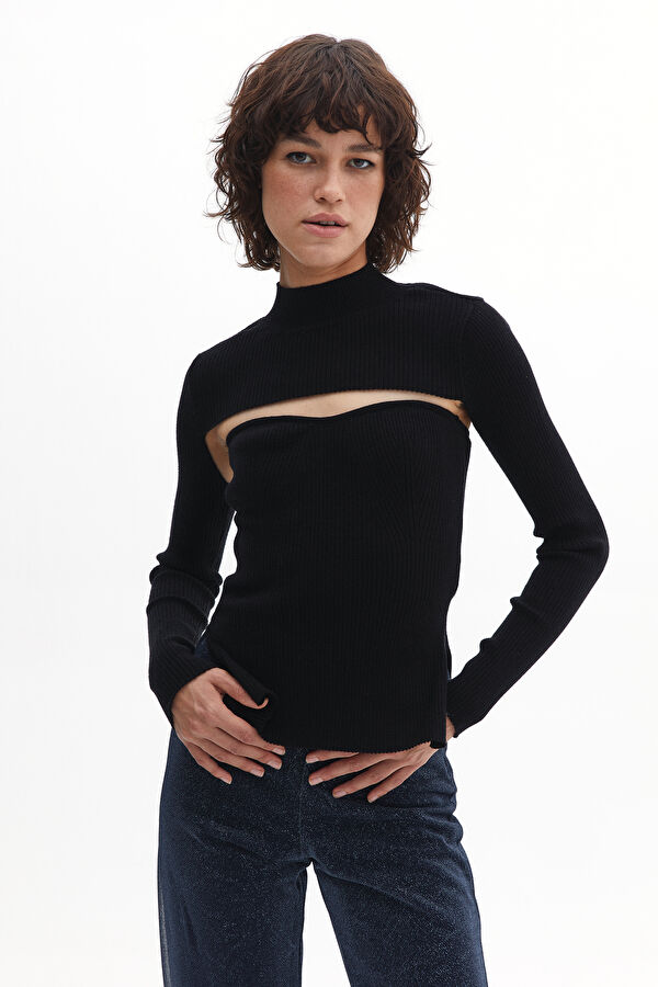 Black Long-Sleeved Women's Blouse