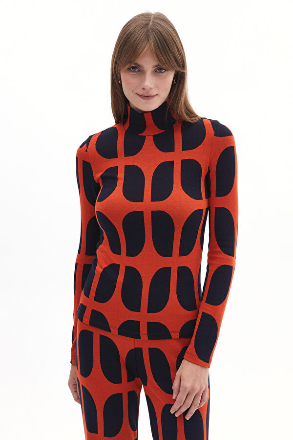 Close Fit Orange Design Filled Turtleneck Blouse
