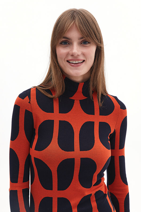 Close Fit Orange Design Filled Turtleneck Blouse 2