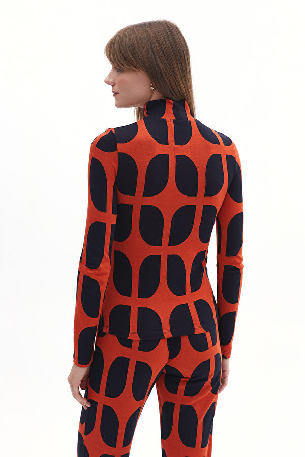 Close Fit Orange Design Filled Turtleneck Blouse 3