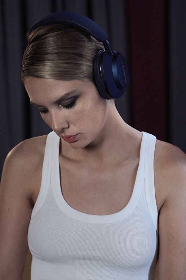 Blue Earphone 16