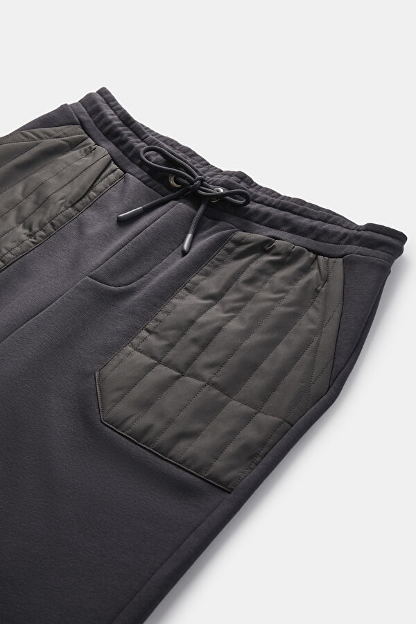 Koyu Gri Boru Paça Spor Pantolon 3