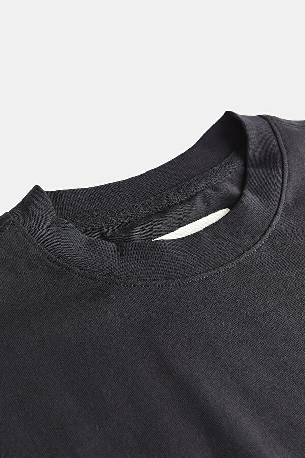 Oversize Siyah Bisiklet Yaka Baskılı T-Shirt 3