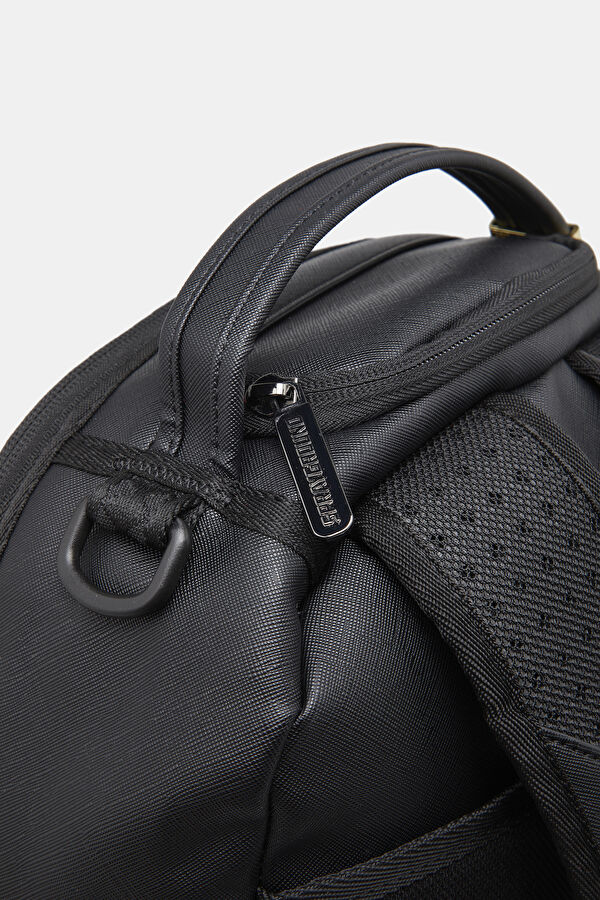 Shark Shape Thru Backpack 7