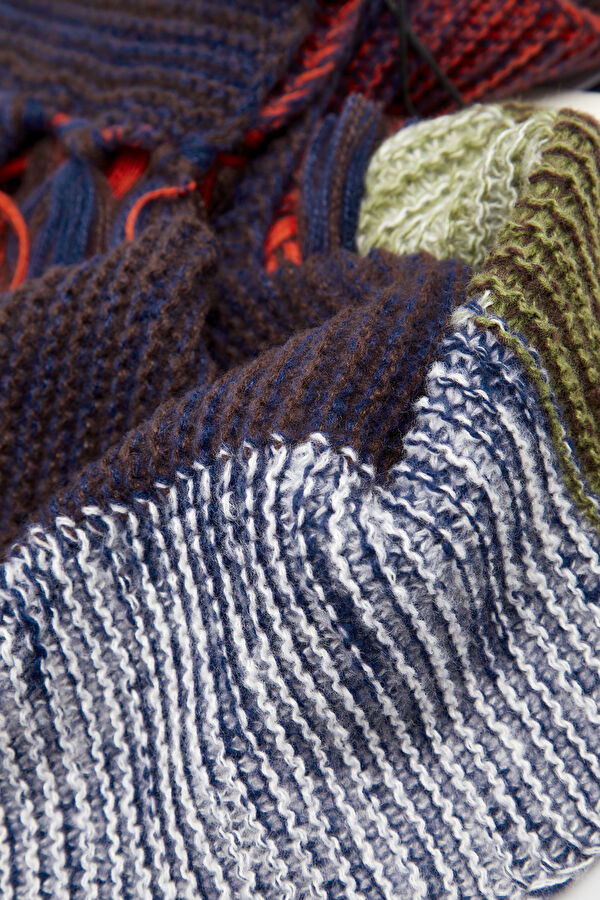 Multicolor Design Filled Weft 3