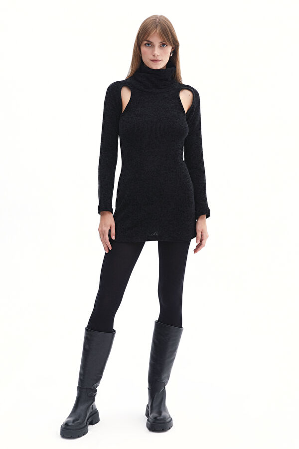 Close Fit Black Dress 3
