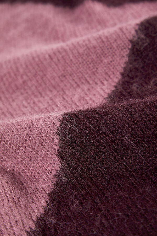 Burgundy Patterned Women's Sweater 5