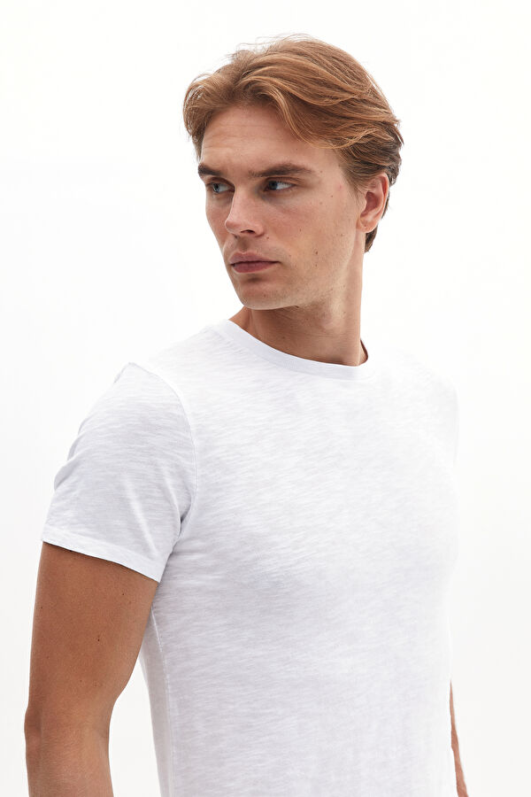 Beyaz Bisiklet Yaka T-Shirt 2
