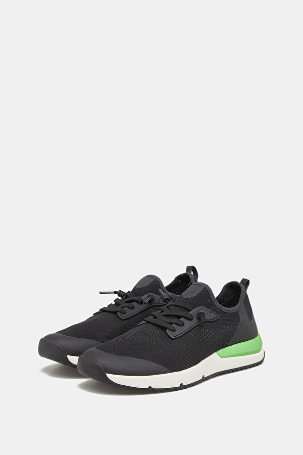 Black Sneaker 2