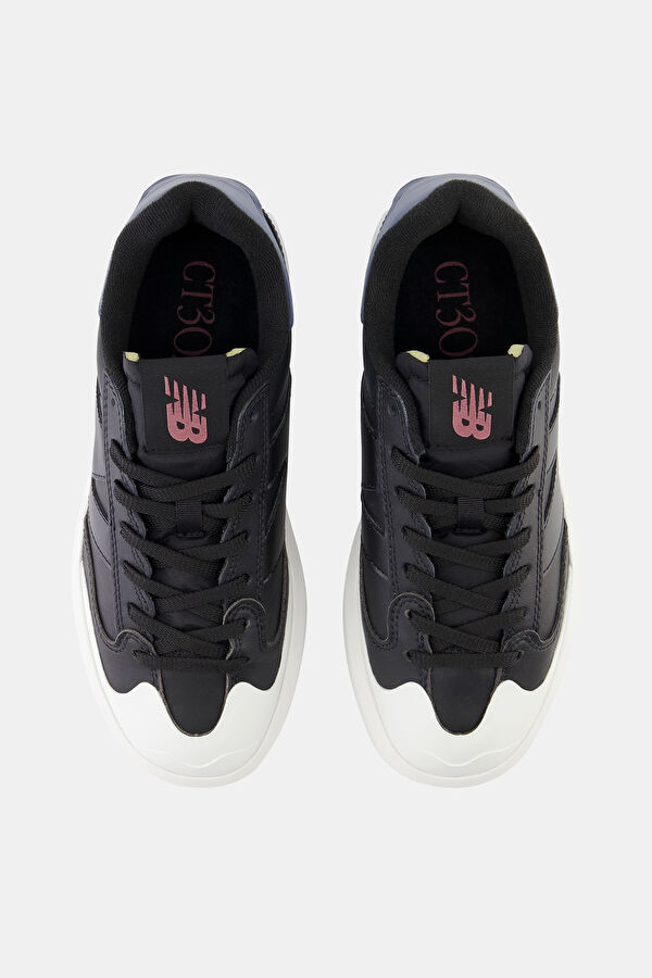 Black Sneaker 3