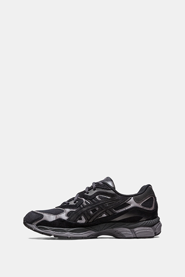 Black Sneaker 2