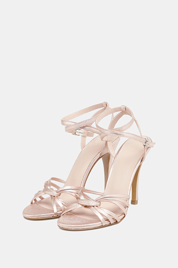 Gold Shoe 2