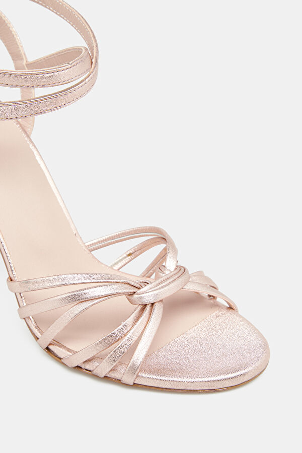 Gold Shoe 4