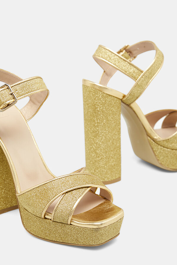 Gold Shoe 5