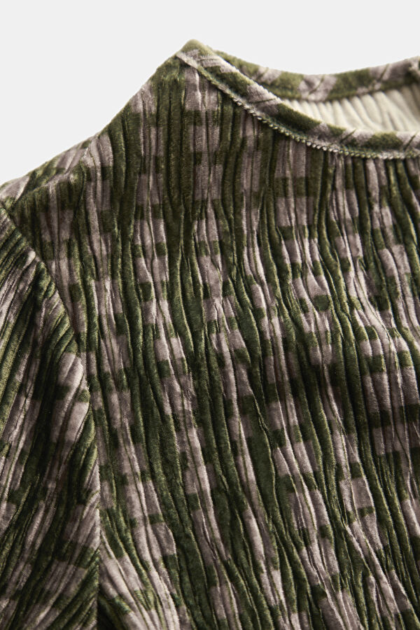 Close Fit Green Design Filled Basic / round neckline Dress 6
