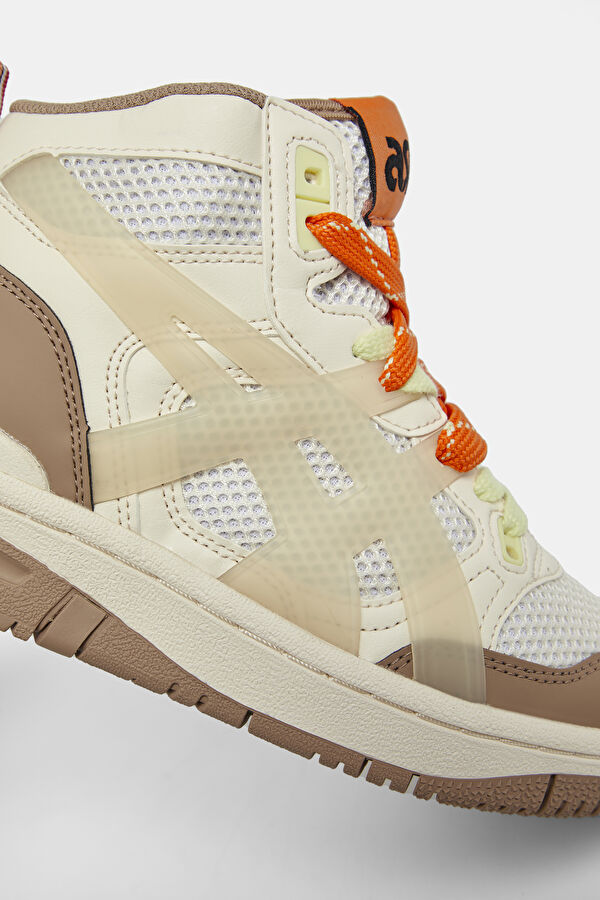 Cream Sneaker 5