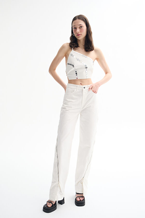 Close Fit White Strapless Blouse 3
