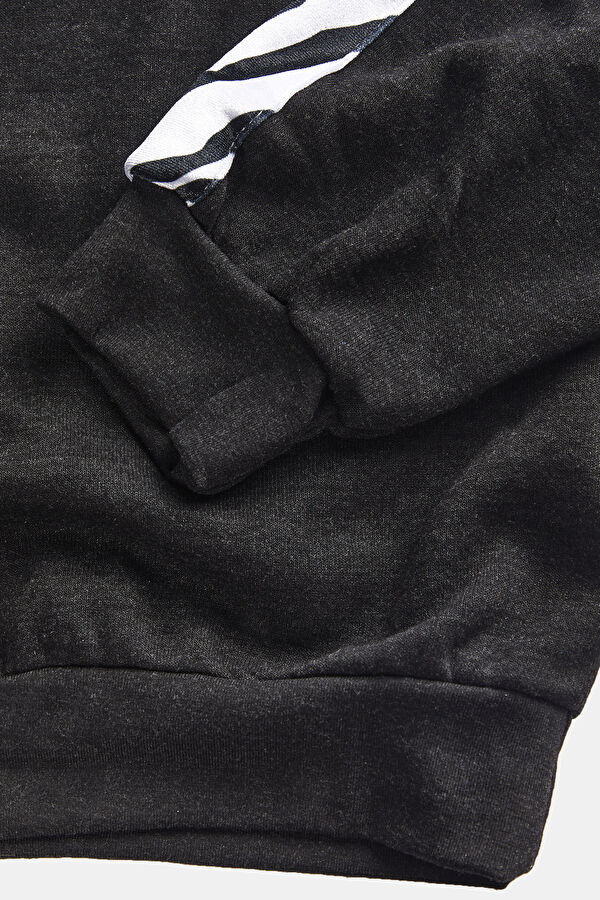 Black Women's Sweater 4
