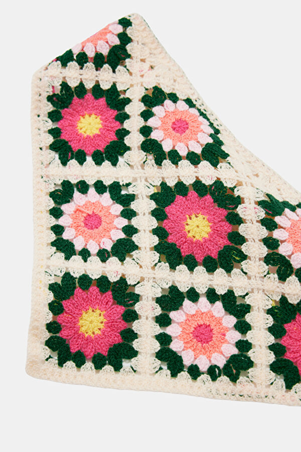 Pembe Çiçek Desenli Viskon Bandana 3