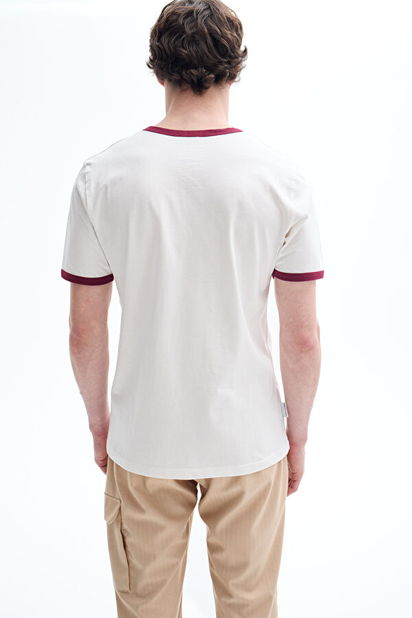 Beyaz Bisiklet Yaka Baskılı T-Shirt 2