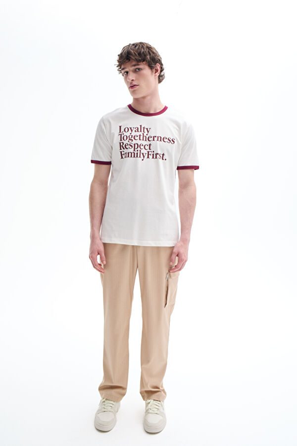 Beyaz Bisiklet Yaka Baskılı T-Shirt 3