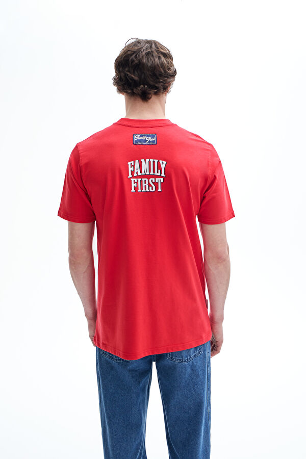 Kırmızı Bisiklet Yaka Nakışlı T-Shirt 2