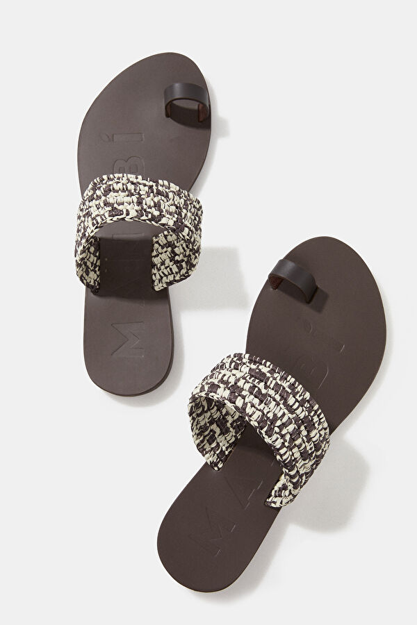 Beige Design Filled Wicker Slipper 4