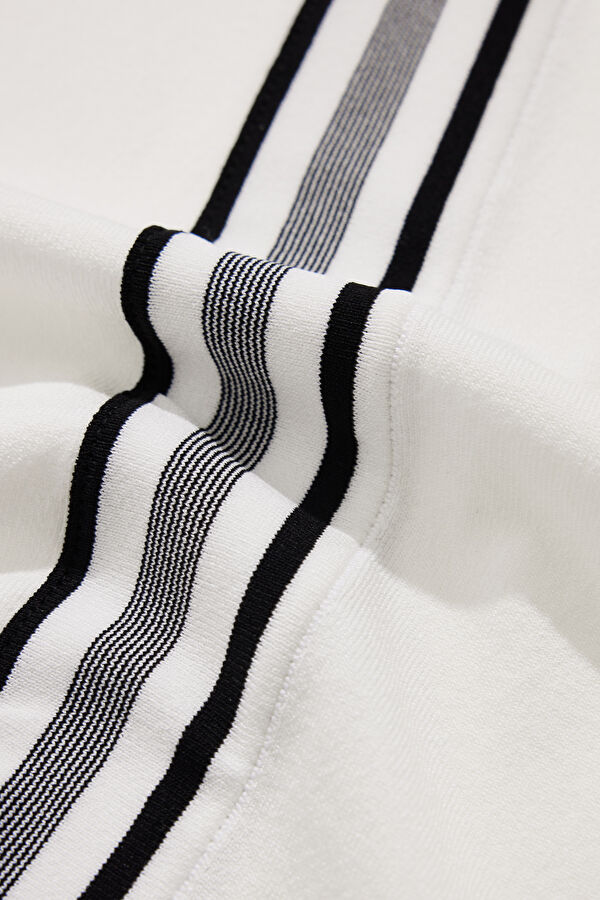Ekru Resort Yaka T-Shirt 4
