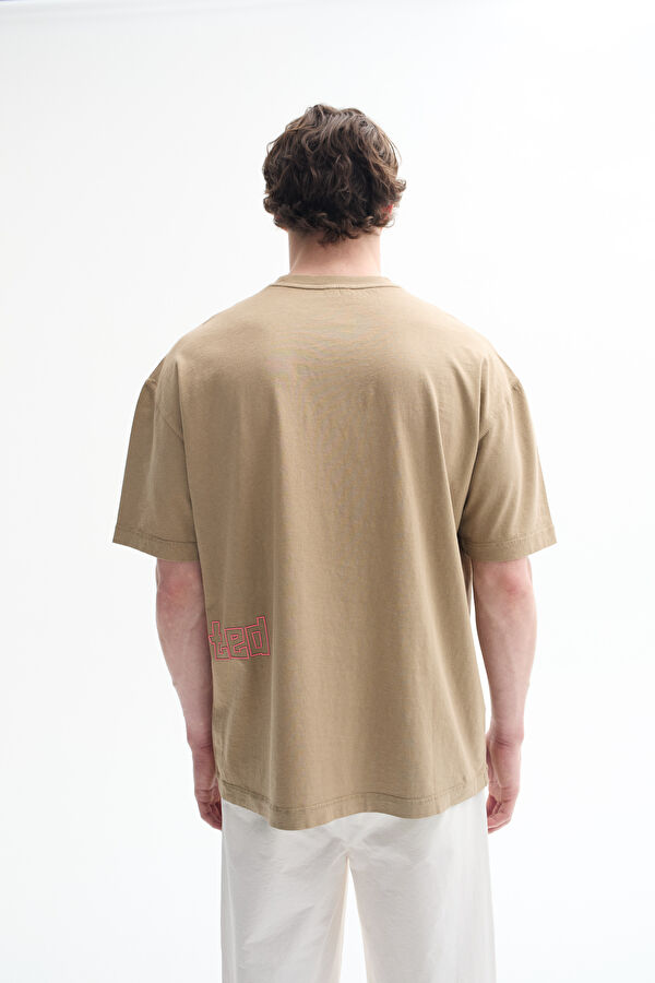 Oversize Bej Bisiklet Yaka Baskılı T-Shirt 3