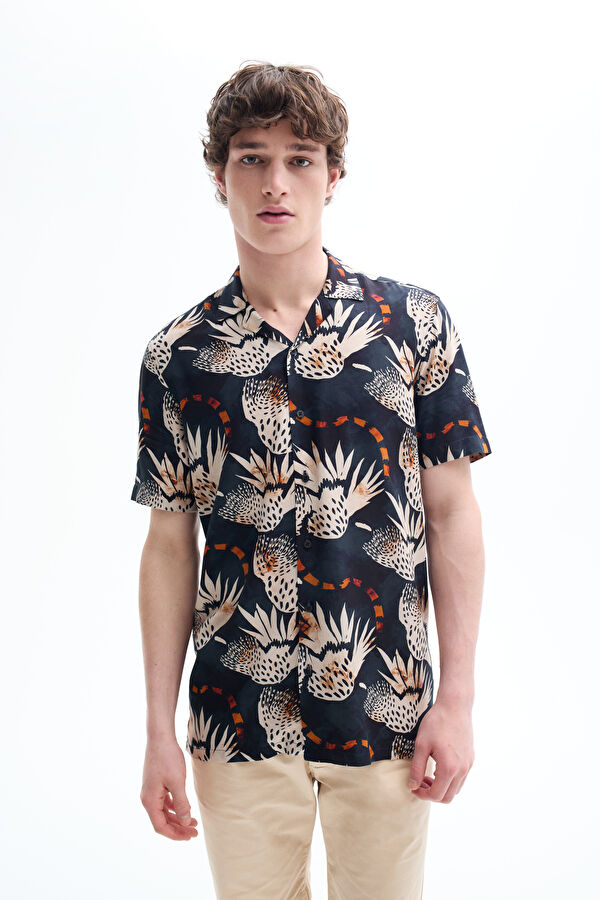Multicolor Design Filled Resort Collar Shirt