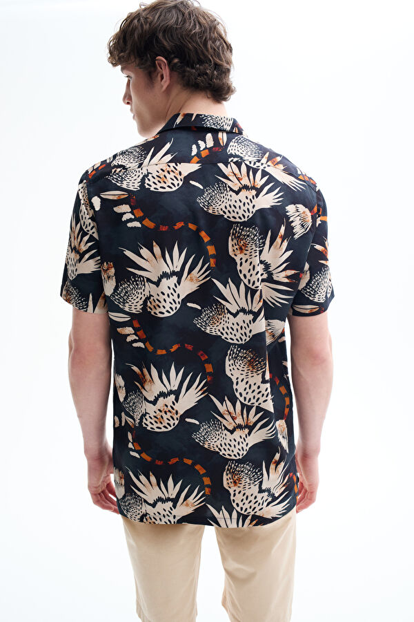 Multicolor Design Filled Resort Collar Shirt 3