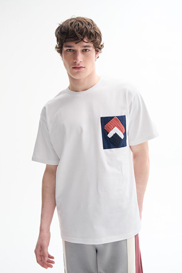 Beyaz Bisiklet Yaka Garni Detaylı T-Shirt