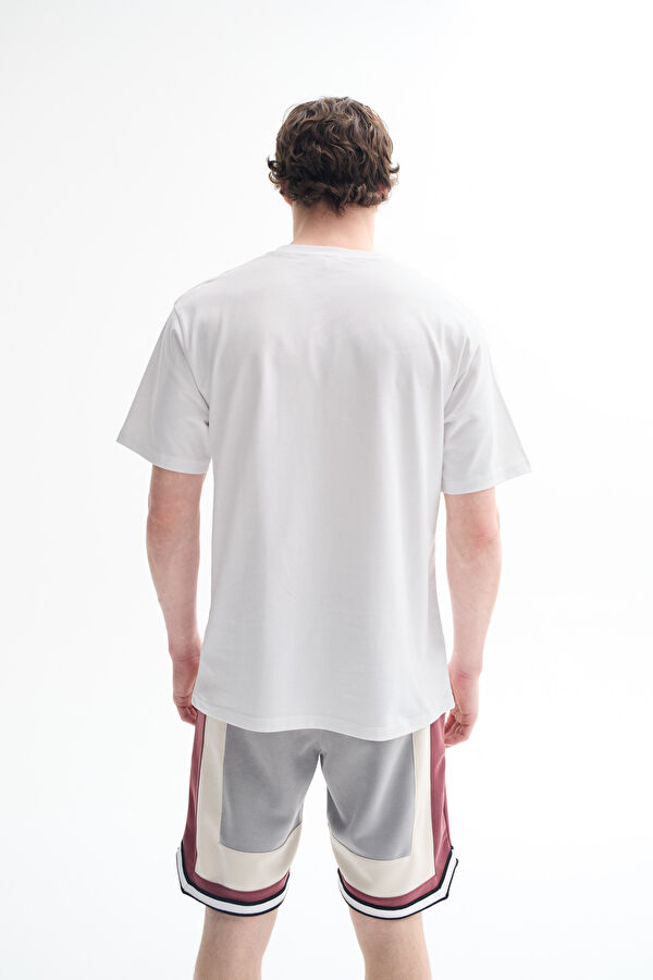 Beyaz Bisiklet Yaka Garni Detaylı T-Shirt 3