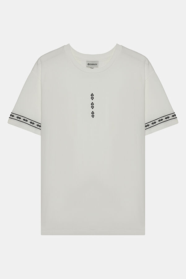 Ekru Bisiklet Yaka Nakışlı T-Shirt